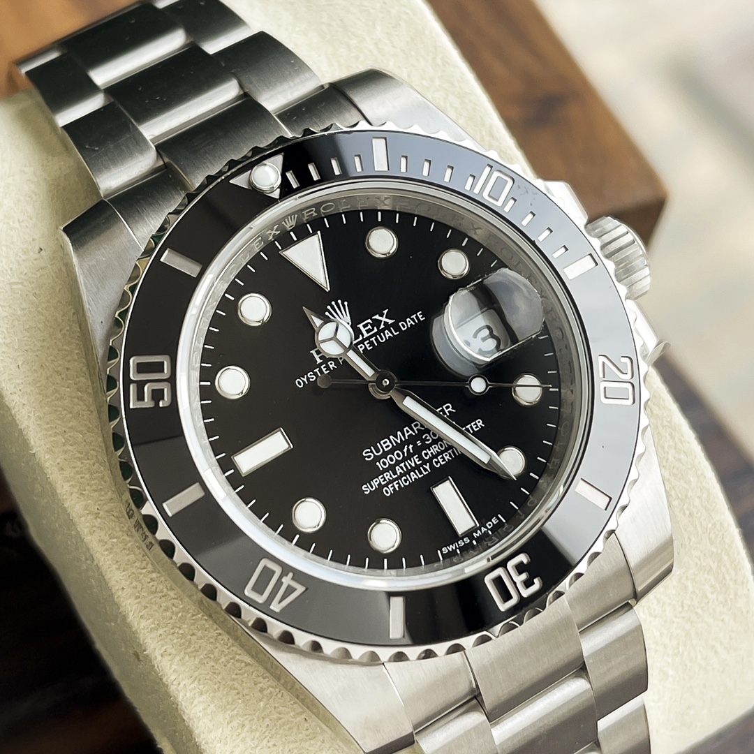 Rolex Submariner Date Black 116610LN 40mm