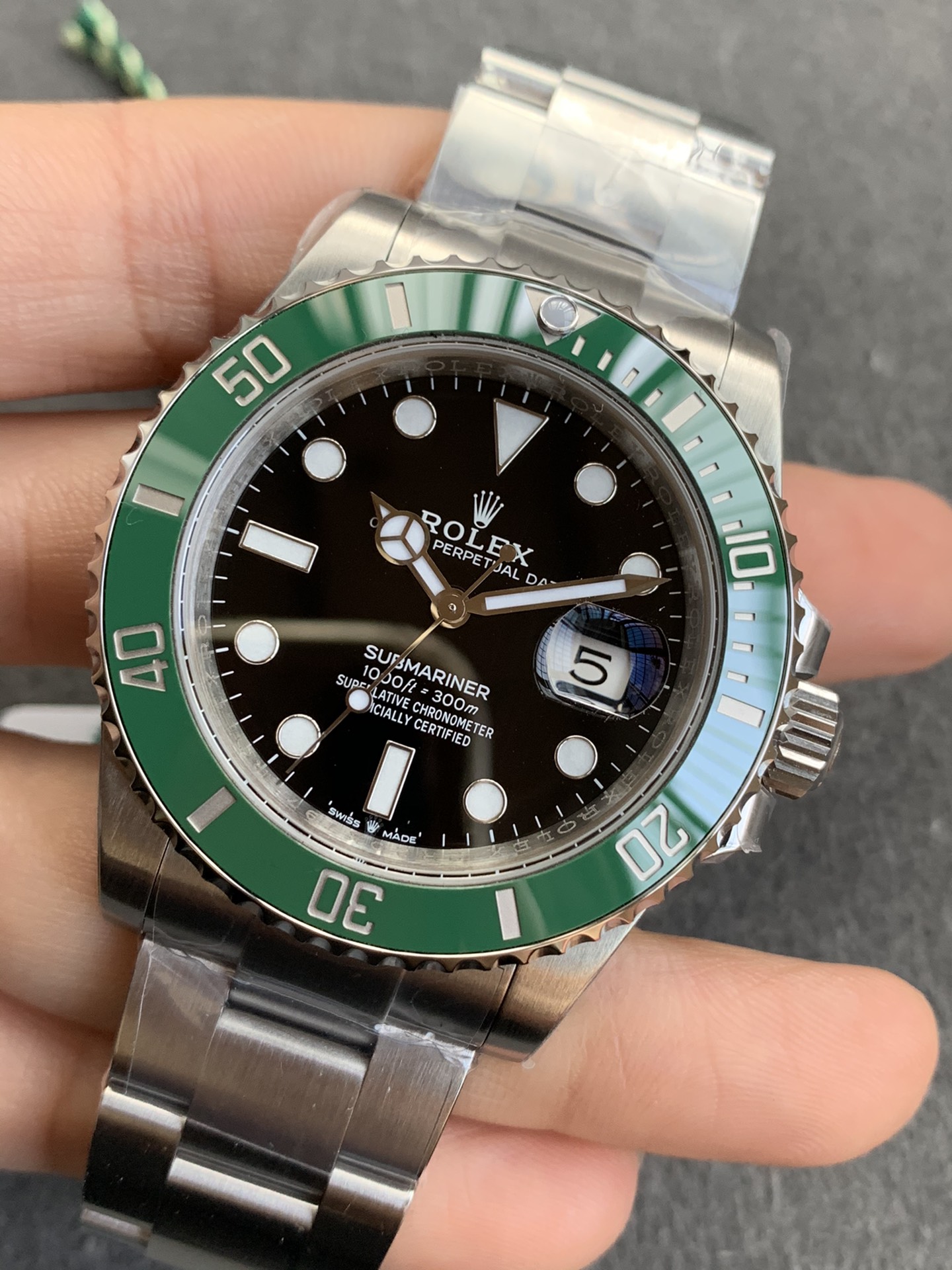 Rolex Submariner Date Green 126610LV 41mm