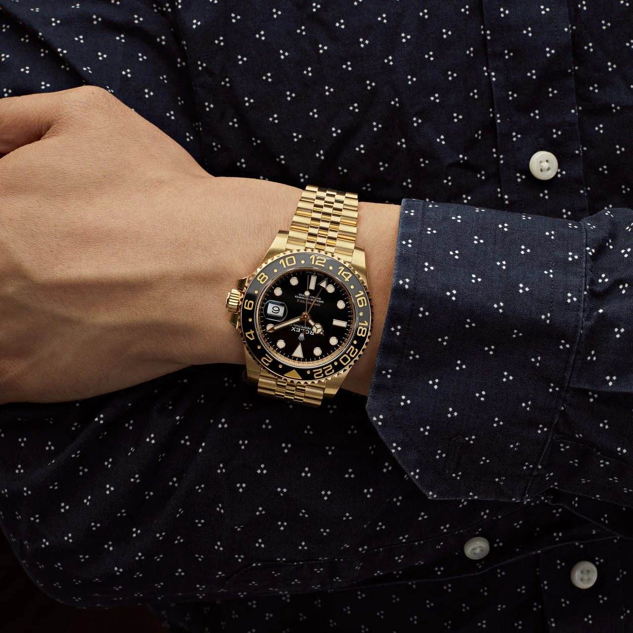 Rolex GMT-MASTER II yellow gold 126718GRNR 40mm