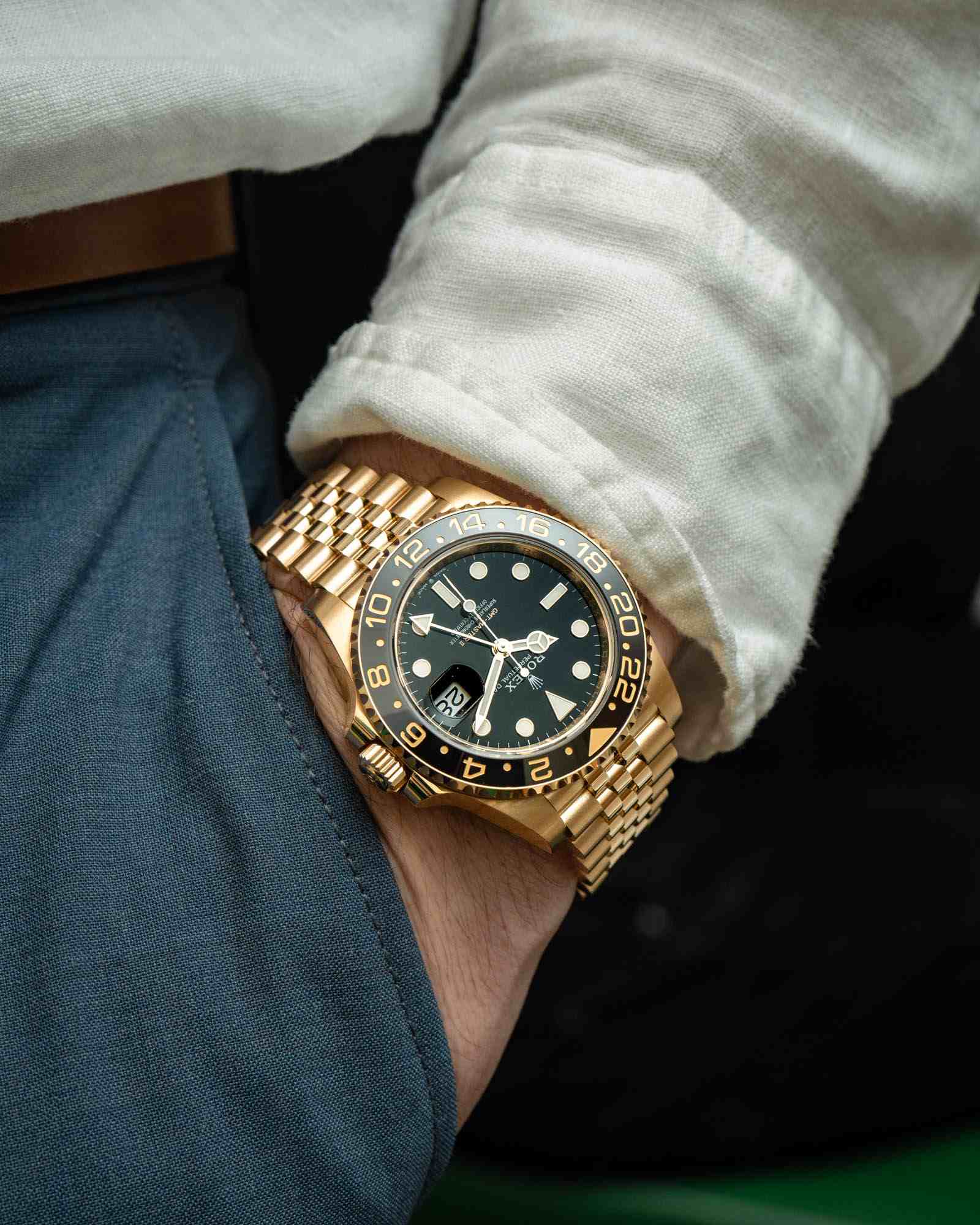 Rolex GMT-MASTER II yellow gold 126718GRNR 40mm