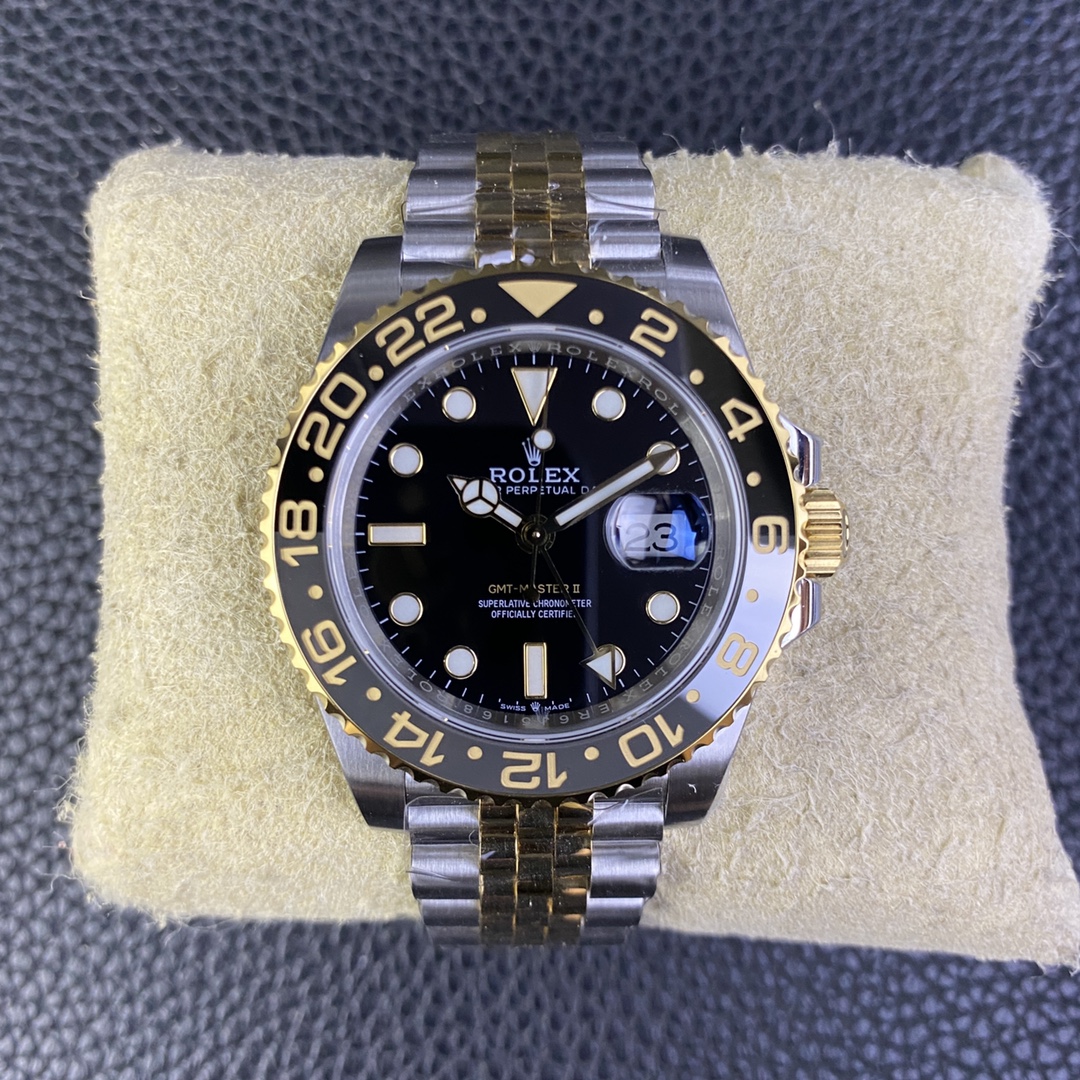 Rolex GMT-MASTER II 126713GRNR 40mm